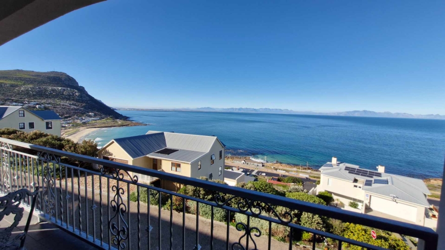 To Let 3 Bedroom Property for Rent in Cairnside Western Cape
